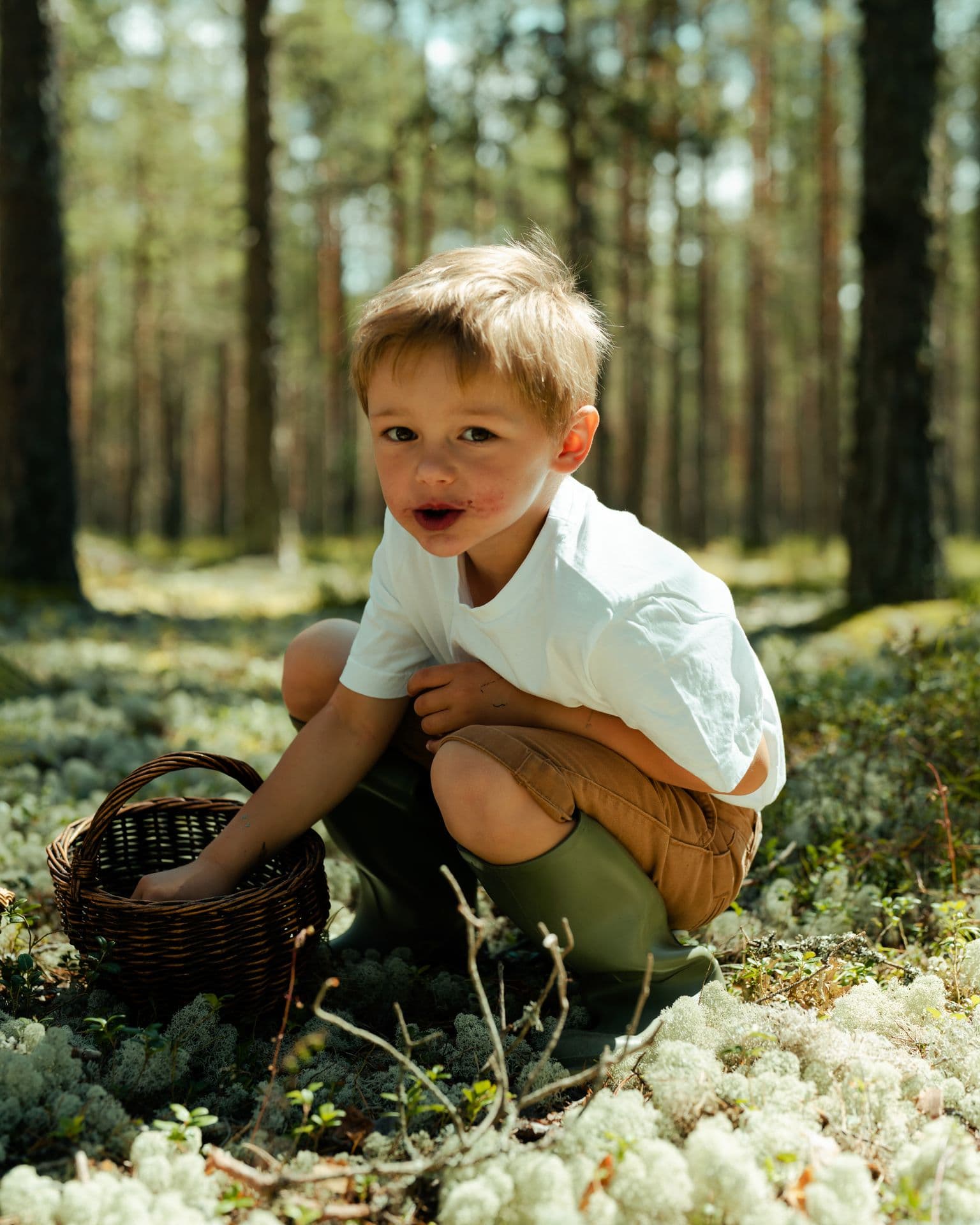 751205 Kids Picking Blueberries Web Version 1920px