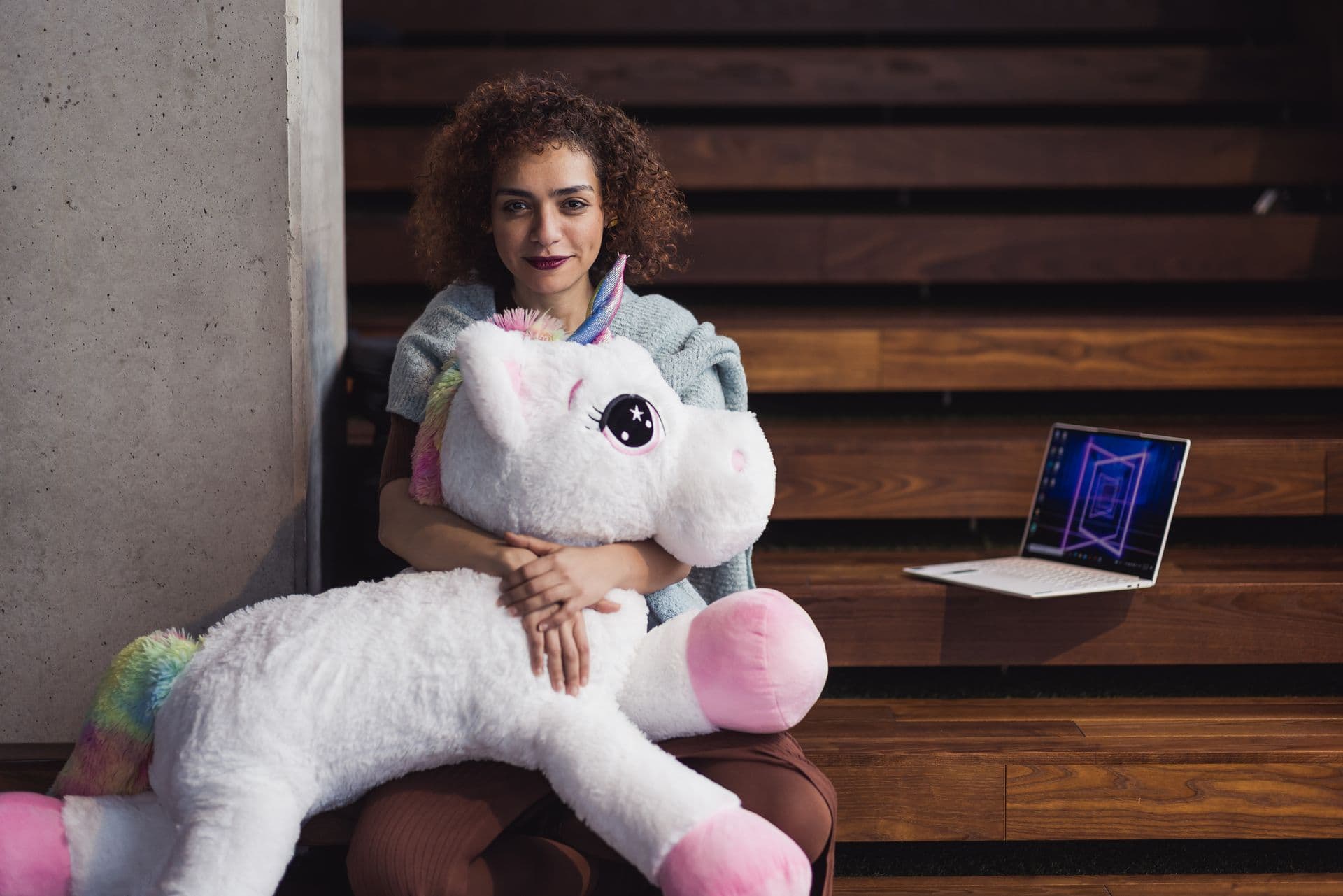 741116 Woman With Unicorn Web Version 1920px