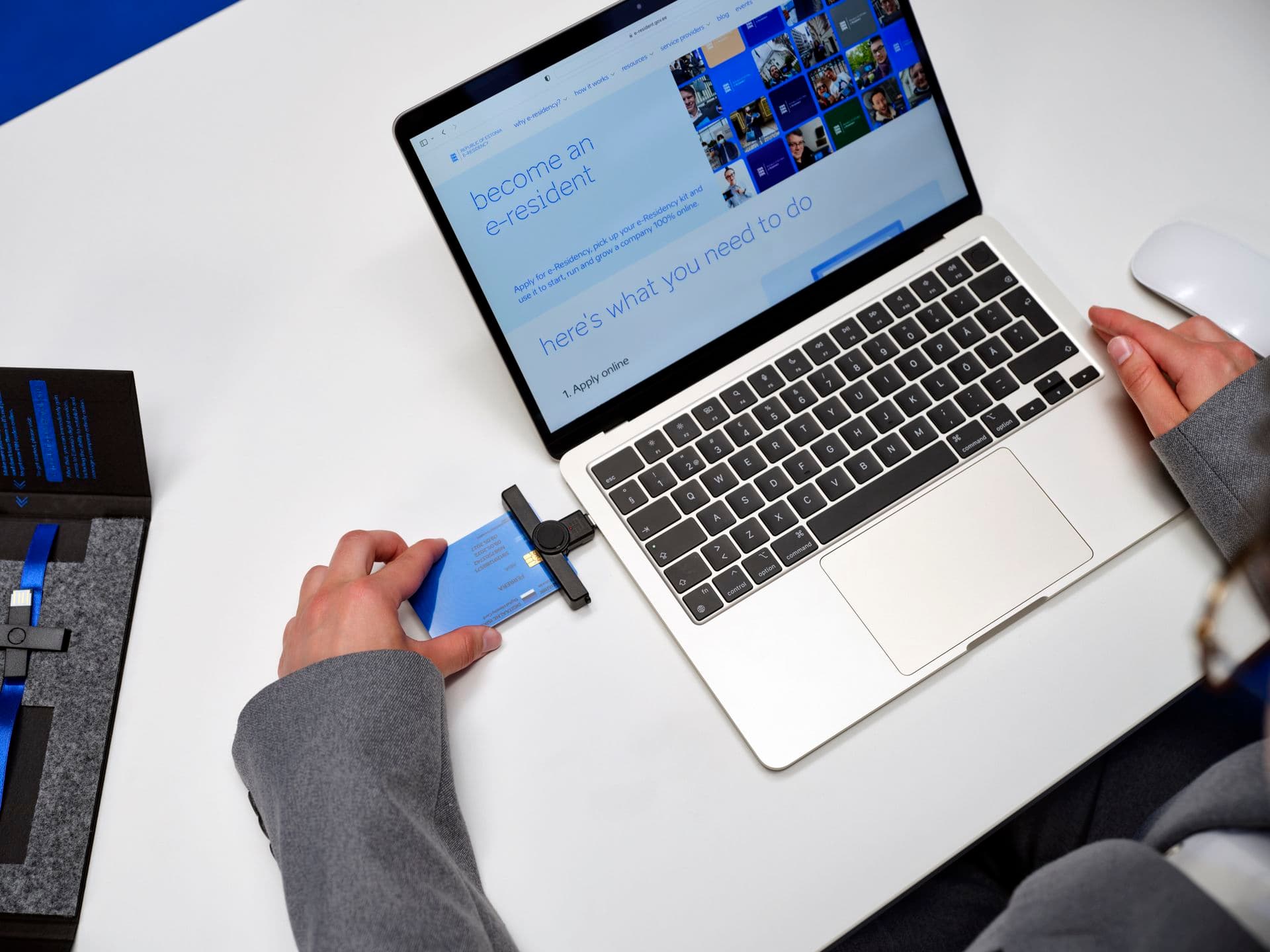 720493 Working With Computer Web Version 1920px