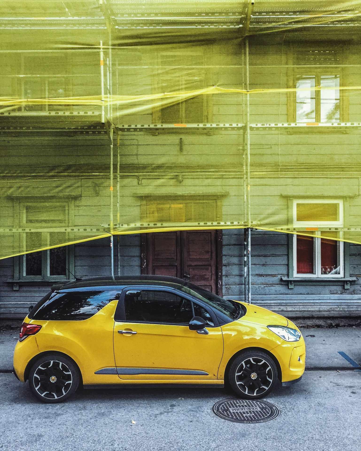 253645 Yellow Car Web Version 1920px