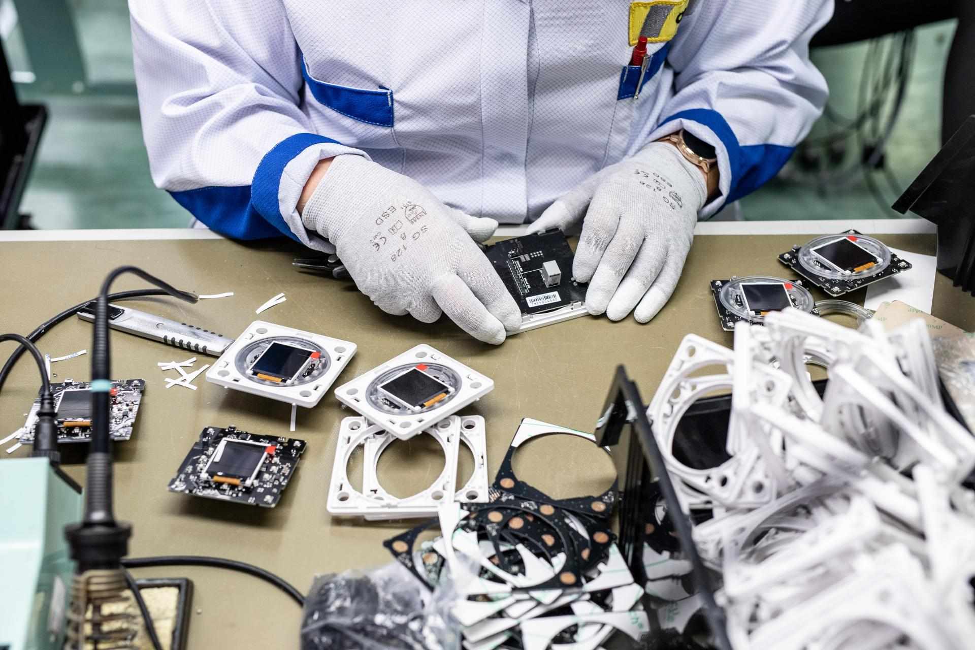 Electronics Industry (3)