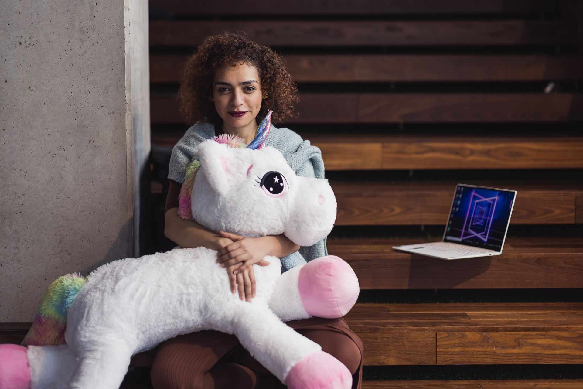 741116 Woman With Unicorn Web Version 1920px