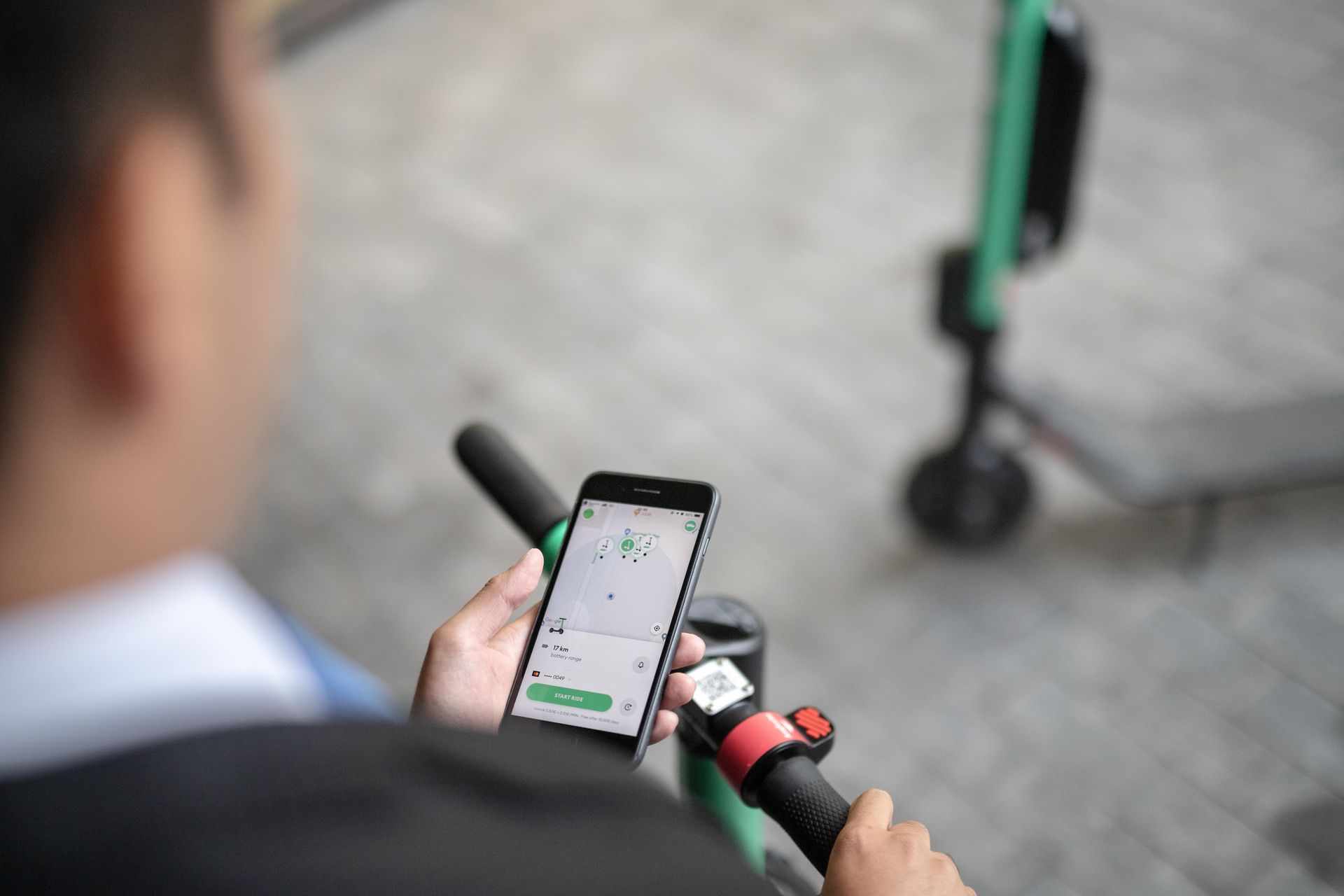 252596 Electric Scooter Ride App Web Version 1920px