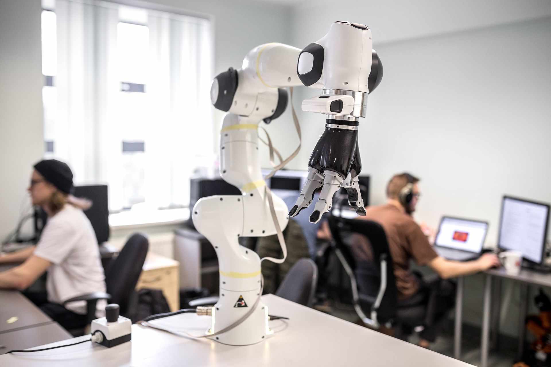 253209 Robot in the Classroom of the Univesity of Tartu Institute of Technology Web Version 1920px