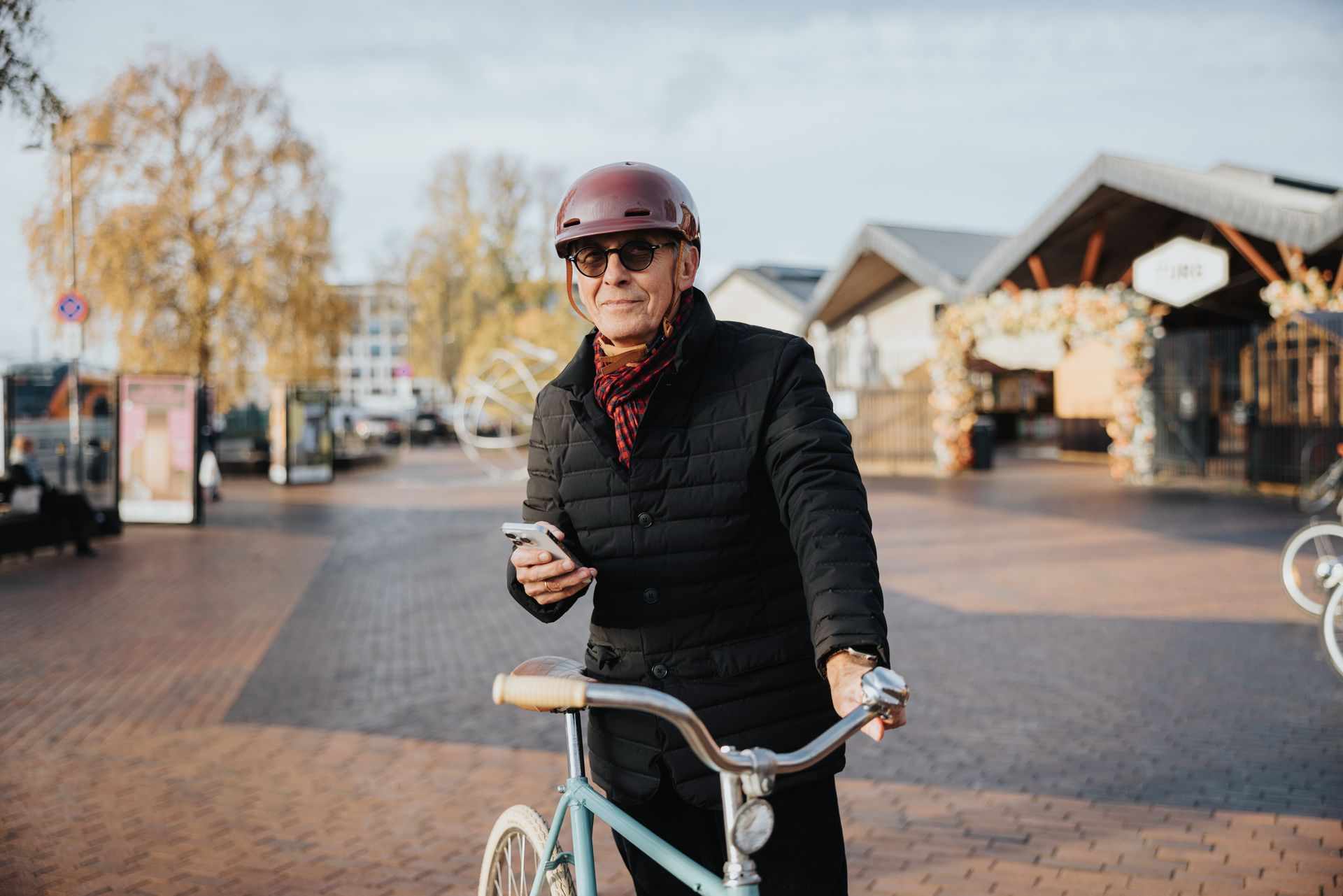 690515 Man Using Smart Bike Parking Web Version 1920px