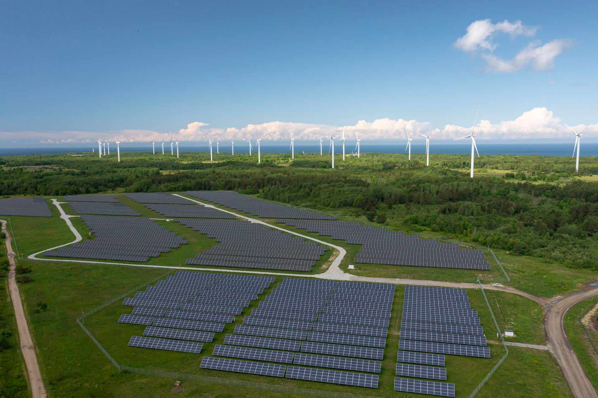 658818 Solar Panels and Wind Turbines Web Version 1920px